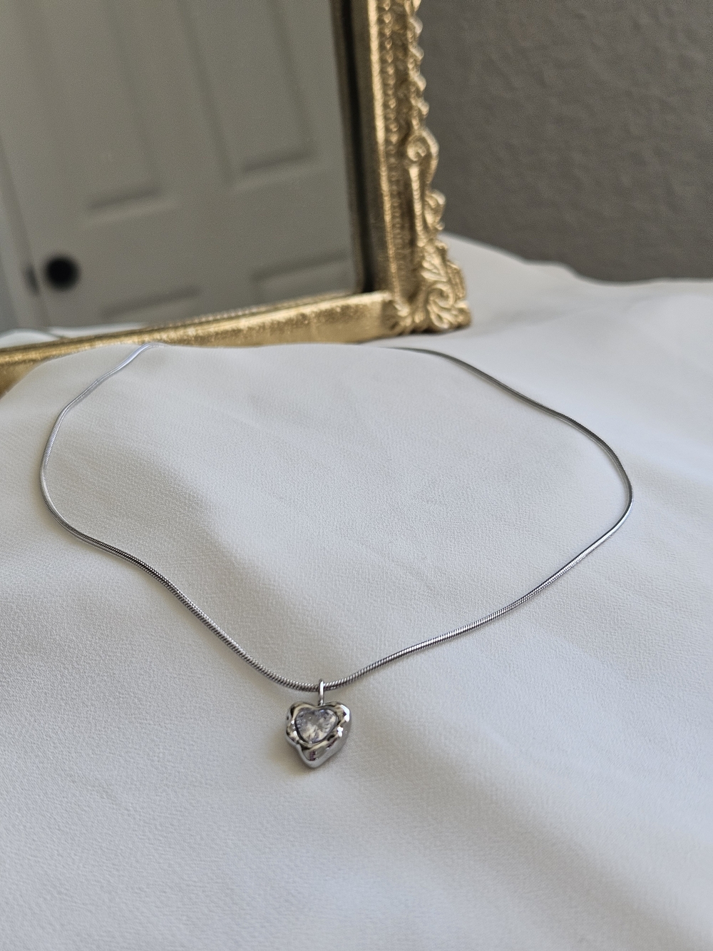 👑 The Manhattan Floating Heart 5A Zircon Necklace